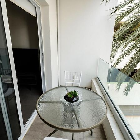 Spacious Studio Downtown Larnaca Ngoại thất bức ảnh