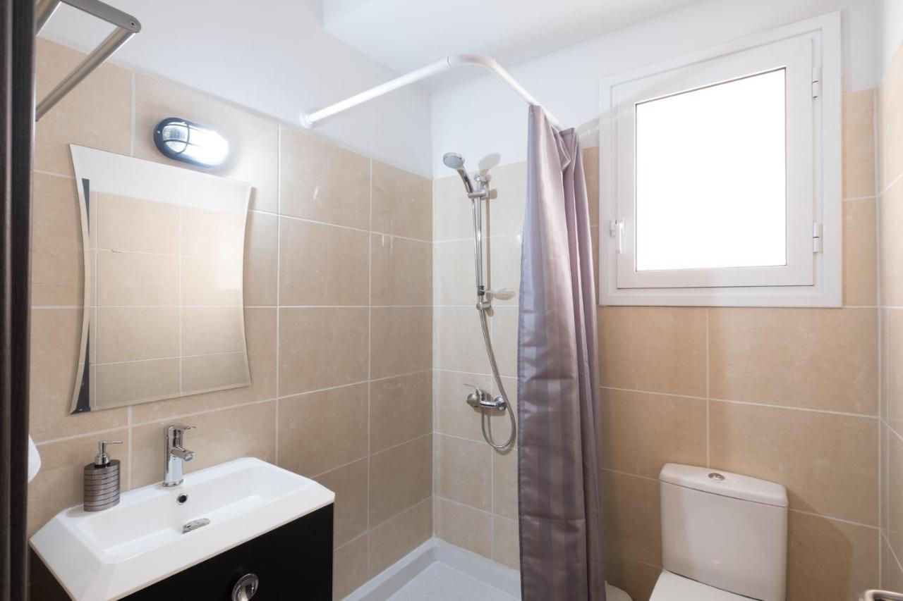 Spacious Studio Downtown Larnaca Ngoại thất bức ảnh