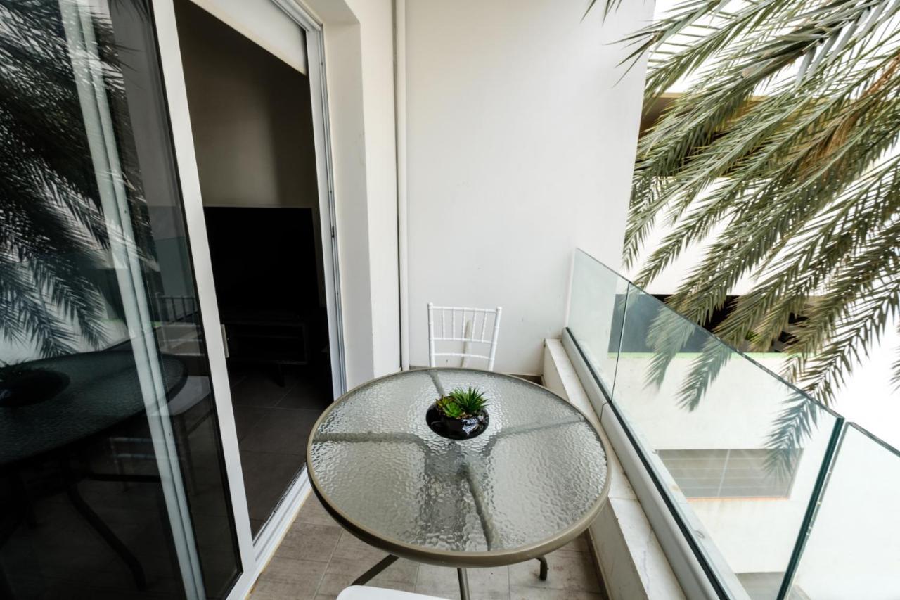 Spacious Studio Downtown Larnaca Ngoại thất bức ảnh